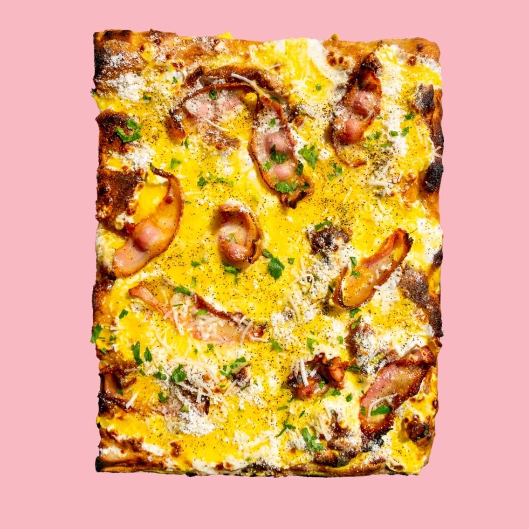 Carbonara Pizza.